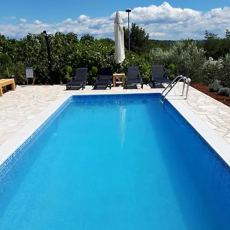 Casa Nora Adriatica Βίλα *